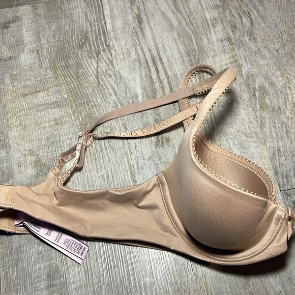 32B Victoria’s Secret Body by Victoria Praline lined Demi smooth Logo straps - Picture 9 of 14